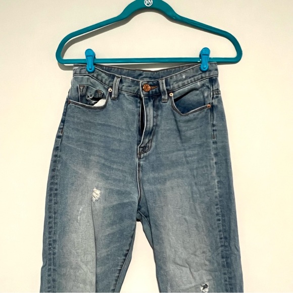 Urban Outfitters BDG High Rise Distressed Mom Jeans Size 27W - Picture 7 of 7